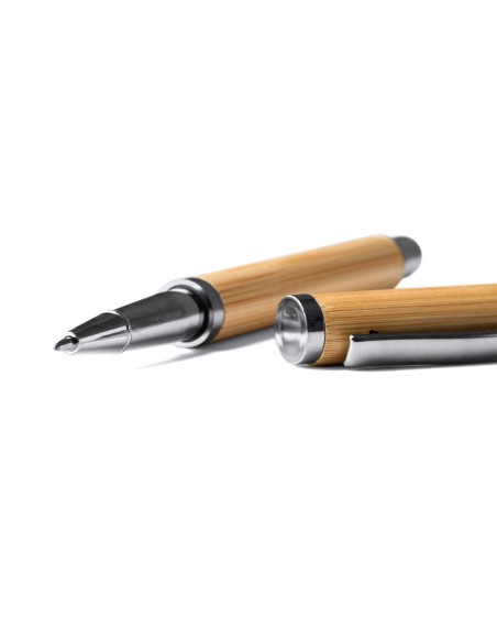 Bolígraf roller amb tap i cos de bambú - PIRGO