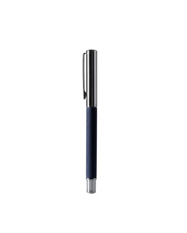 Rollerball pen with metal barrel and... Rollerball pen with metal barrel and...