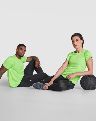 T-shirt technique ajusté à manches... T-shirt technique ajusté à manches...