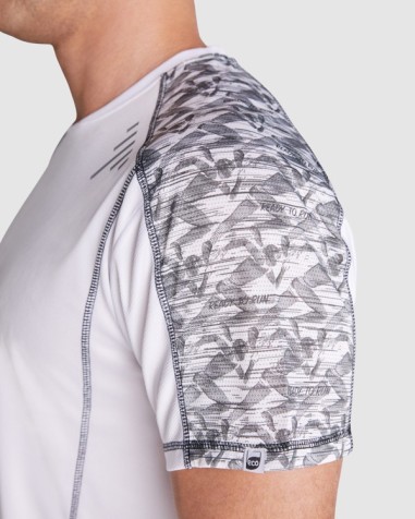 Camiseta técnica manga ranglán con... Camiseta técnica manga ranglán con...