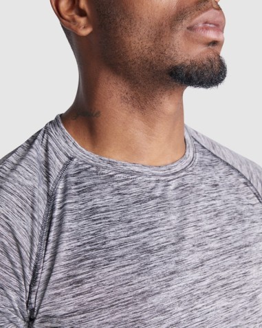 T-shirt de sport technique à manches... T-shirt de sport technique à manches...