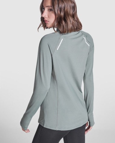 Sudadera técnica entallada de manga... Sudadera técnica entallada de manga...