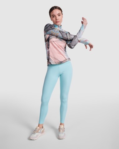 Long-sleeved technical sports... Long-sleeved technical sports...