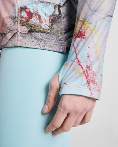 Long-sleeved technical sports... Long-sleeved technical sports...