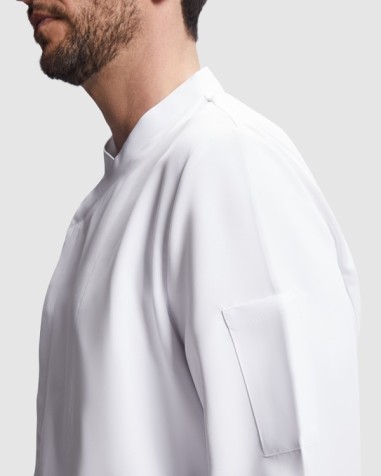 Détail de la poche de la manche gauche de la veste de chef DABIZ Détail de la poche de la manche gauche de la veste de chef DABIZ