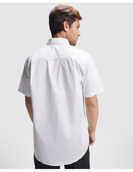 vista posterior de la camisa de manga corta y tejido popelin para personalizar con tu logo AIFOS vista posterior de la camisa de manga corta y tejido popelin para personalizar con tu logo AIFOS