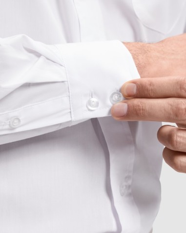 détail de fermeture à boutons de la chemise à manches longues AIFOS L/S