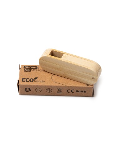 Details of the customizable 16GB USB with a natural bamboo casing and individual cardboard box. Details of the customizable 16GB USB with a natural bamboo casing and individual cardboard box.