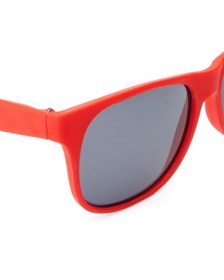 detalle del cristal de las Gafas de sol personalizadas ARIEL color rojo detalle del cristal de las Gafas de sol personalizadas ARIEL color rojo