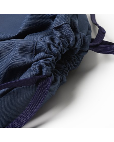 detalle del cierre con cordones de la mochila de la mochila de cuerdas zorzal