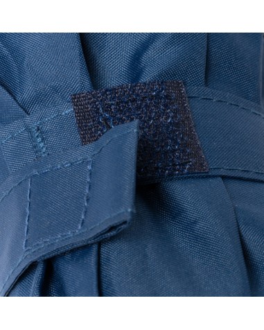 Detall del tancament de velcro del Paraigua plegable personalitzable reciclat Detall del tancament de velcro del Paraigua plegable personalitzable reciclat