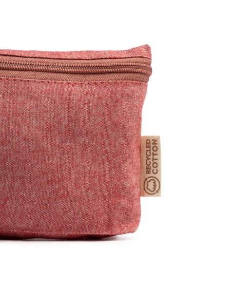 Recycled cotton label detail of the personalized multipurpose toiletry bag