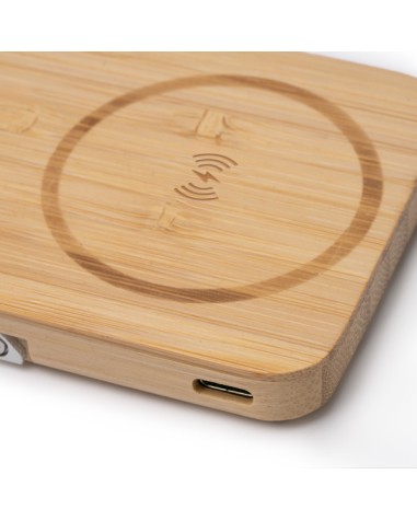 Detail of the wireless charging area of the Yokas bamboo external battery