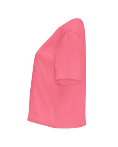 Loose-fitting crop top style T-shirt... Loose-fitting crop top style T-shirt...